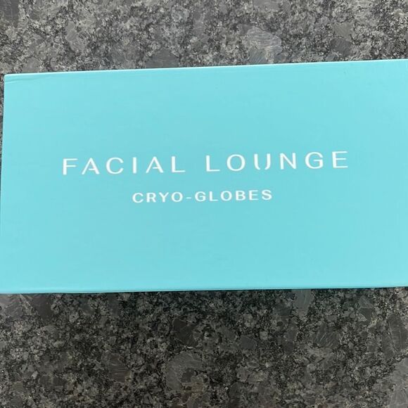 Facial Lounge Cryo-Globes Eliminate puffiness, calm, reduce redness & pore size - Picture 7 of 10